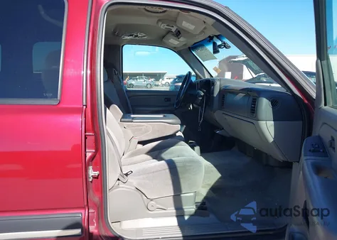 2005 Chevrolet Suburban 1500 Ls из США, поврежденный, VIN 3GNEC16Z15G200680